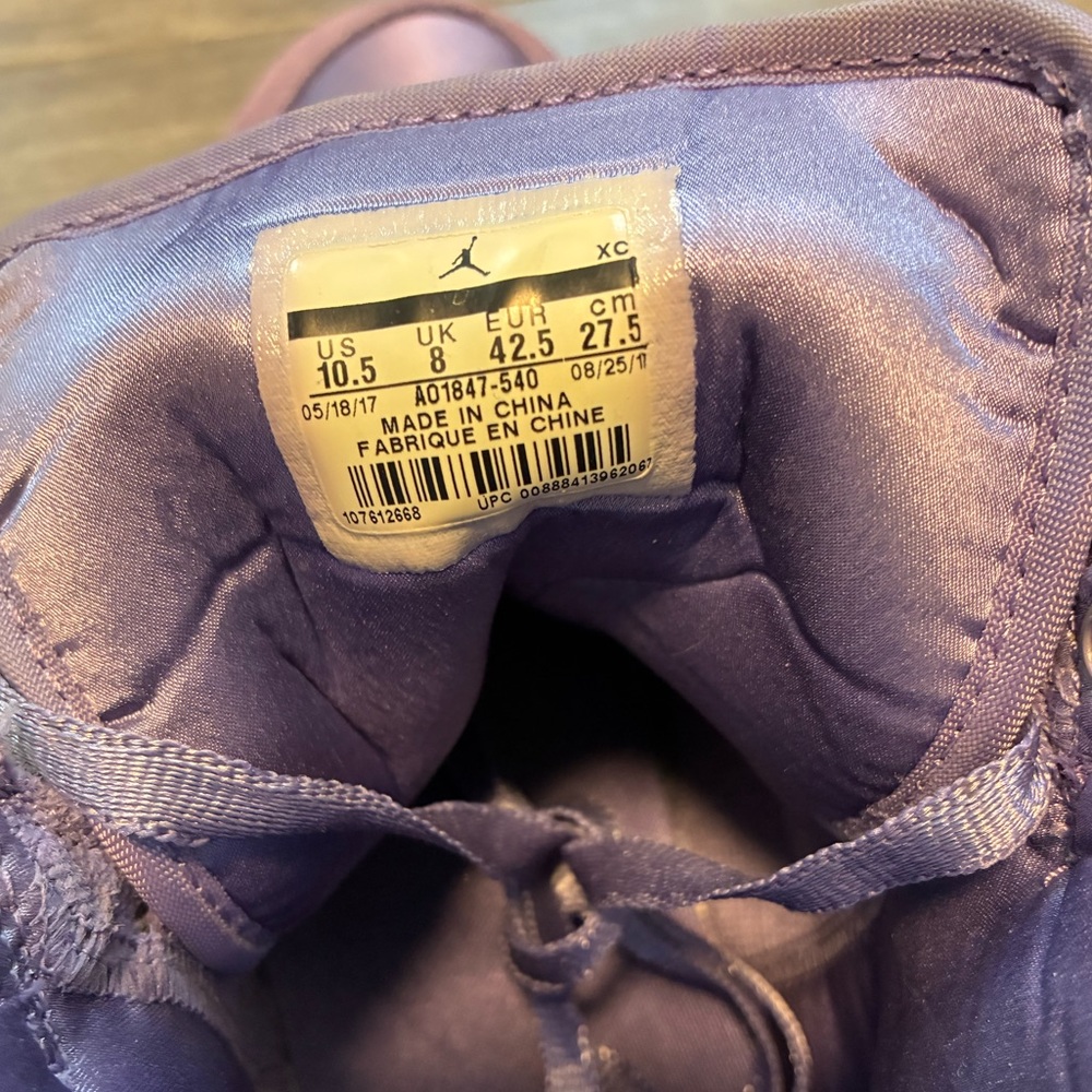 Women’s Jordans - Picture 7 of 7